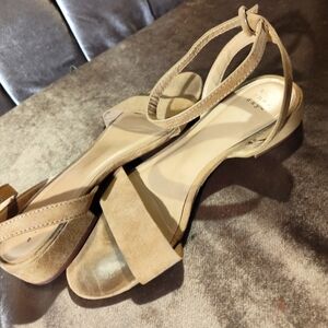 Ladies sandals size 7